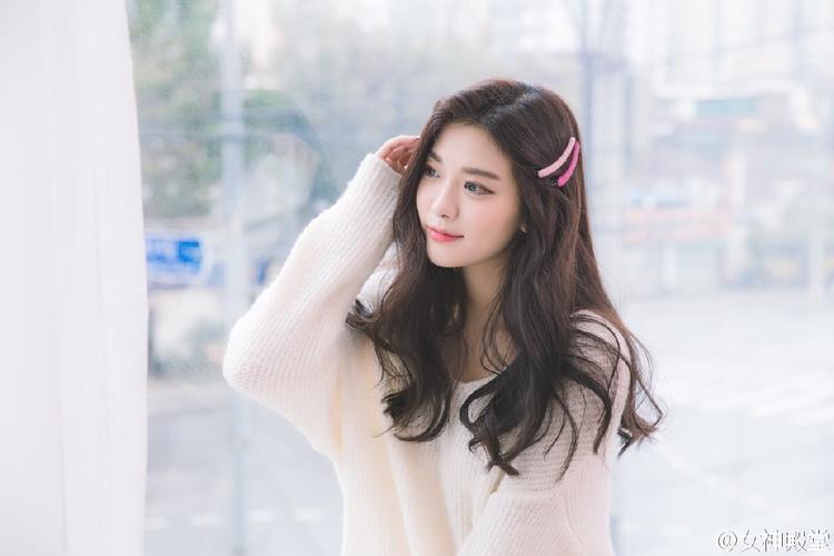 李强主持召开国务院常务会议